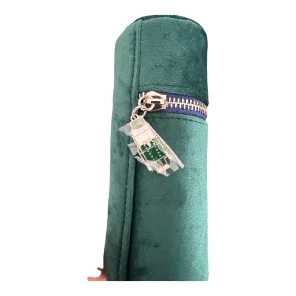La Mer Green Velvet Case - NWOT